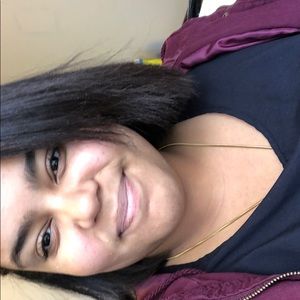 Meet your Posher, Dina